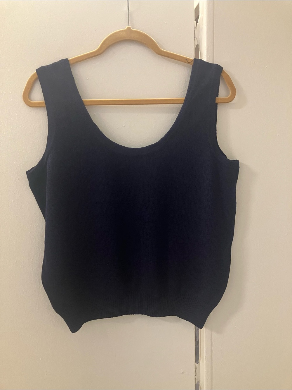 St. John Vintage Navy Dark Blue Santana Knit Sleeveless Tank Top Sz L.